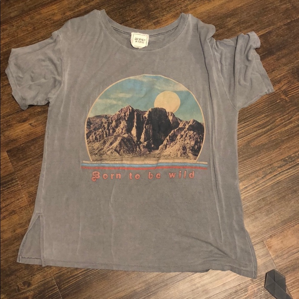 Buckle tee